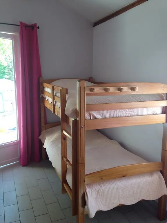 Auberge De La Tortue Boussoulet Bed & Breakfast